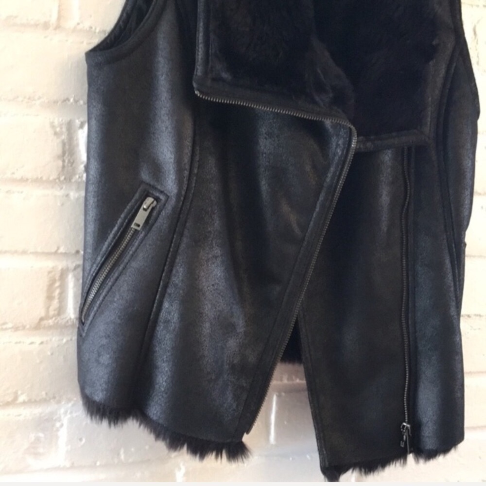 BANANA REPUBLIC MULTI ZIP MOTO FAUX SHEARLING VEST - Picture 6 of 10